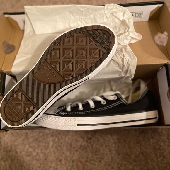 Converse - Picture 2 of 2